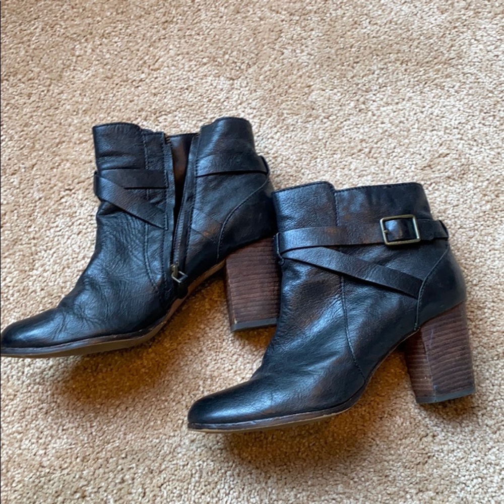 LIKE NEW - Cole Haan leather black ankle boots